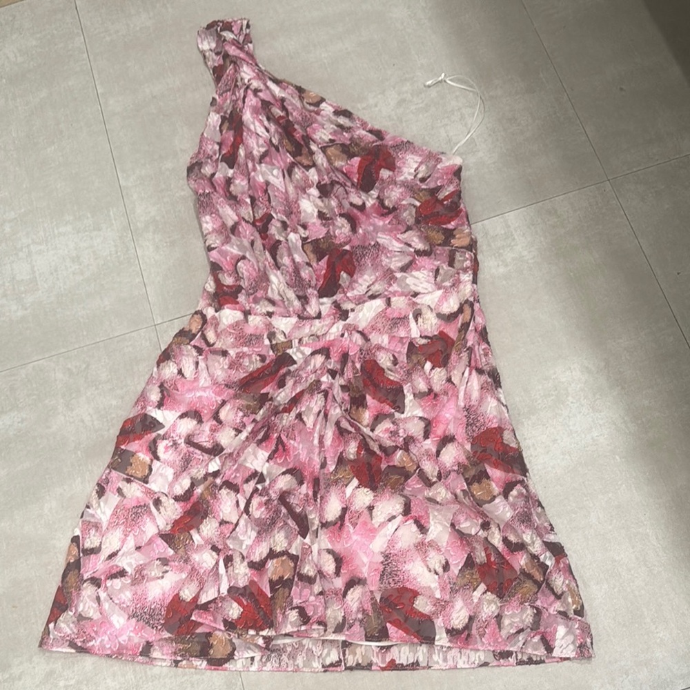 Elegant Pink One-Shoulder Dress